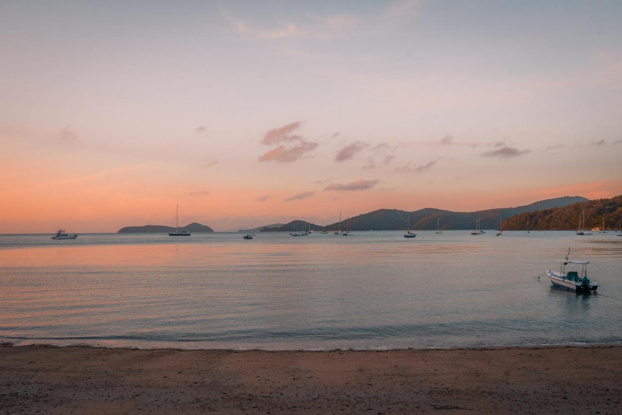 The Mooring Resort Panwa Beach Екстериор снимка
